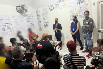 Una charla en el centro de adolescentes infractores de Guayaquil.
