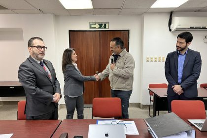El ministro Darío Herrera da la bienvenida a Pamela Mendieta a la ANT.