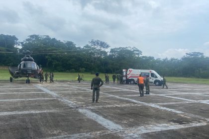 Militares heridos son evacuados tras el ataque al Bloque 16 en la provincia de Orellana.