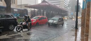 En los próximos días se esperan lluvias intensas que coincidirán con la marea alta en Guayaquil.